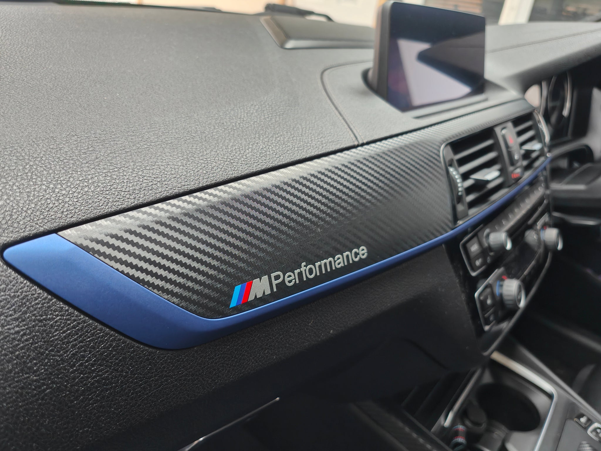 BMW F22 COUPE LCI-2 INTERIOR TRIM SET - 3D CARBON / BLUE ACCENT